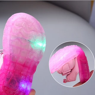 SUGE รองเท้าแตะลําลอง ลายการ์ตูนแมว มีไฟ LED สีชมพู สีม่วง แฟชั่นชายหาด สําหรับเด็ก