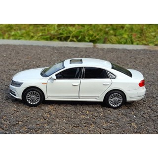 Passat โมเดลรถยนต์ Volkswagen Diecast 1:32 ของเล่นสําหรับเด็ก