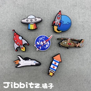 Crocs jibbitz charms การ์ตูนรองเท้าอุปกรณ์เสริมรูแฟชั่น DIY D เครื่องบินซีรีส์