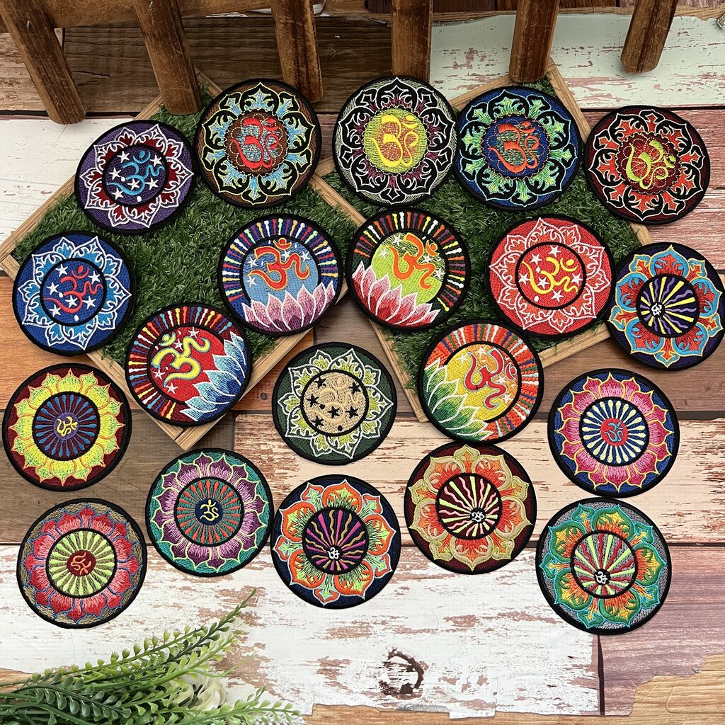 กลีบบัว โอม โบฮี่เมี่ยน ยิปซี ตัวรีดติดเสื้อ อาร์มปัก ตกแต่งเสื้อผ้า หมวก กระเป๋า ยีนส์