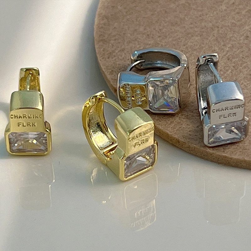 ต่างหูห่วง ประดับเพทาย ทรงเรขาคณิต ทรงสี่เหลี่ยม กันแพ้ เรียบง่าย