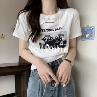 Solenne  เสื้อครอป เสื้อยืดผู้หญิง ครอป baby tee สาวเรโทร 2023 NEW Style ทันสมัย ins Beautiful High quality A99J54X 36Z230909