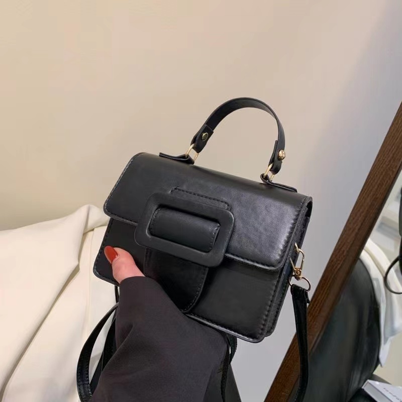 【พร้อมส่ง】miss bag fashion กระเป๋าสะพายข้าง  กระเป๋าผู้หญิง สไตล์ เกาหลี แบบเก๋ๆ รุ่น D-1424