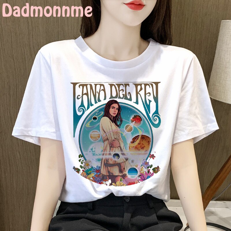 GILDAN เสื้อยืด พิมพ์ลายกราฟฟิค Lana Del Rey สีขาว