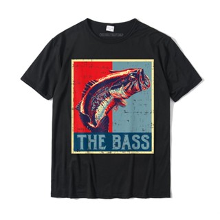 เสื้อยืดผ้าฝ้าย แขนสั้น พิมพ์ลายโปสเตอร์ The Bass Fish Fish Fisherman Angler ขนาดใหญ่ สไตล์วินเทจ แฟชั่นสําหรับผู้ชาย