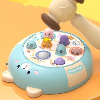 เด็กต่อยหนูของเล่นเด็กผู้หญิงสอนตอนเช้าเกี่ยวกับเกมเดสก์ท็อปการฝึกซ้อมการโต้ตอบโต้