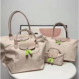 【PROMO 2022 สไตล์ใหม่】longchamp แท้ ครบรอบ 70 ปี กระเป๋าถือ ผ้าไนล่อน สีคาราเมล สําหรับผู้หญิง 2605 1621 1899