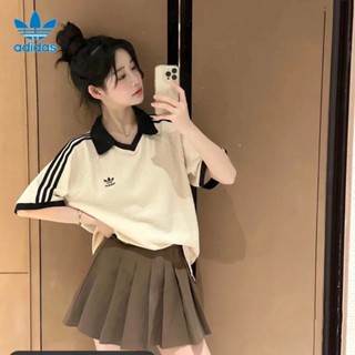 【พร้อมส่ง】ของแท้ Adidas เสื้อโปโล คอวี ลายทาง คลาสสิก 100% สําหรับผู้ชาย และผู้หญิง HS2083