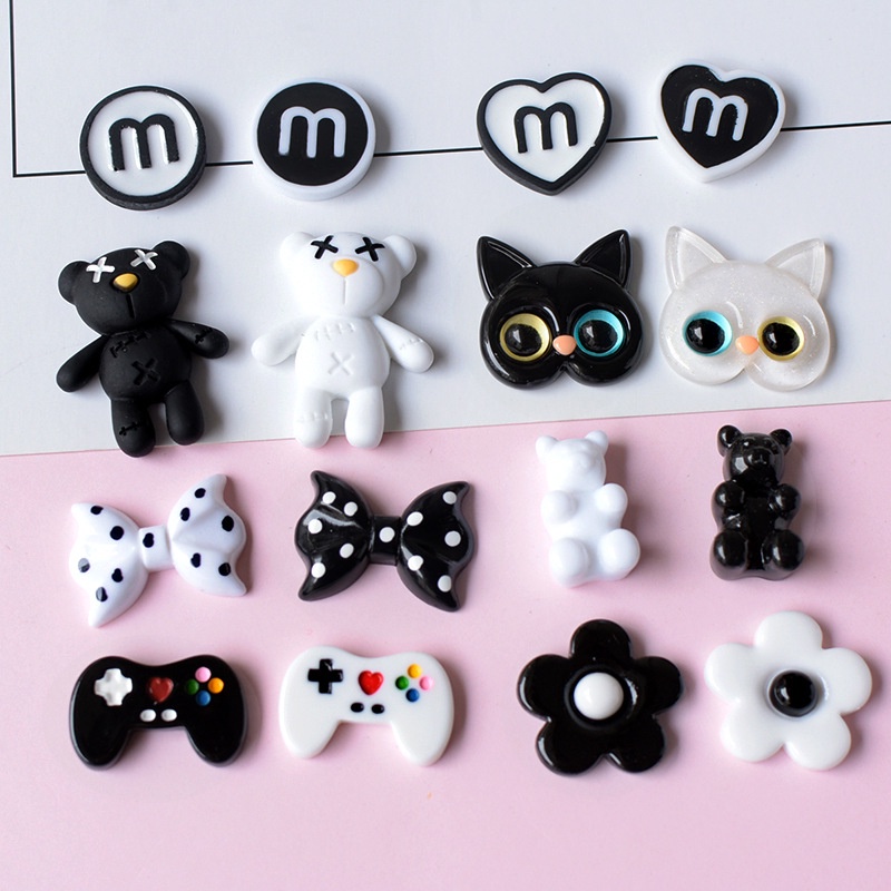 1 ชิ้น Black & white Series ริบบิ้นหมี Cat clog Pins INS Charm ปุ่ม DIY อุปกรณ์เสริมสําหรับหัวเข็มขัดรองเท้าอุปกรณ์เสริมตกแต่งรองเท้า