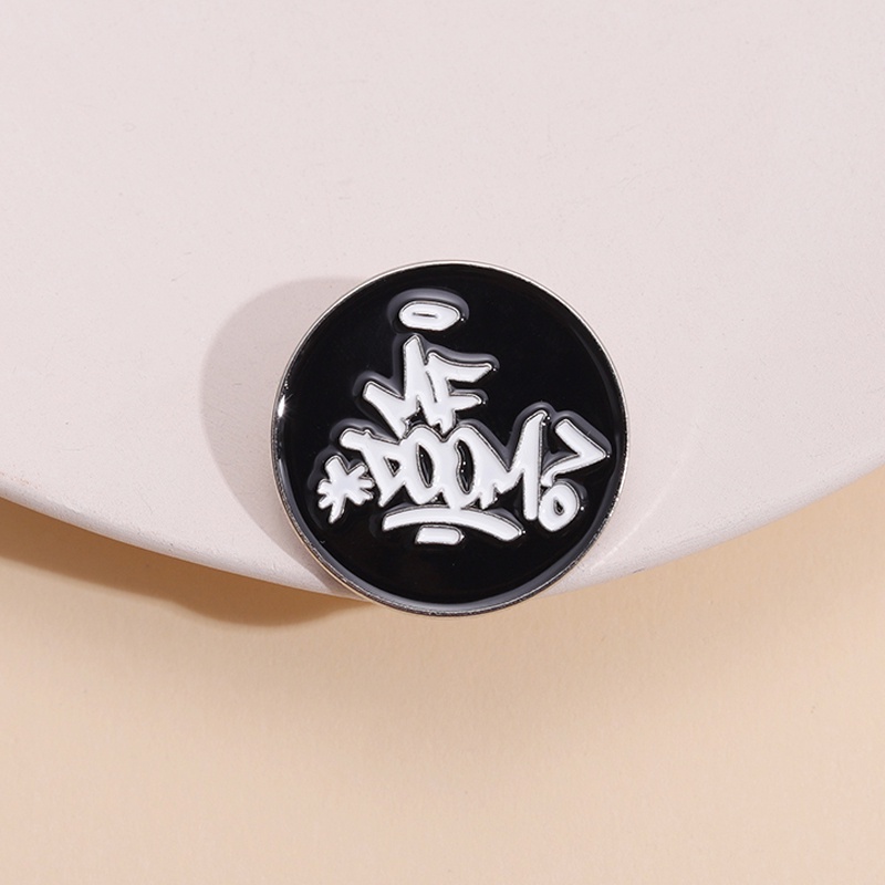 Mf DOOM Pins ฮิปฮอป เพลง เข็มกลัด โลหะ ตราแฟชั่น เครื่องประดับเสื้อผ้า กระเป๋าเป้สะพายหลัง ของขวัญ