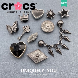 Jibbitz crocs charms หัวเข็มขัดโลหะ สีดํา สําหรับตกแต่งรองเท้า crocs DIY 2023