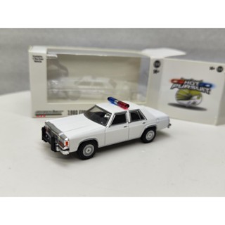 ไฟสีเขียว 1: 64 1980 Ford Crown Victoria LTD-Police Light Version