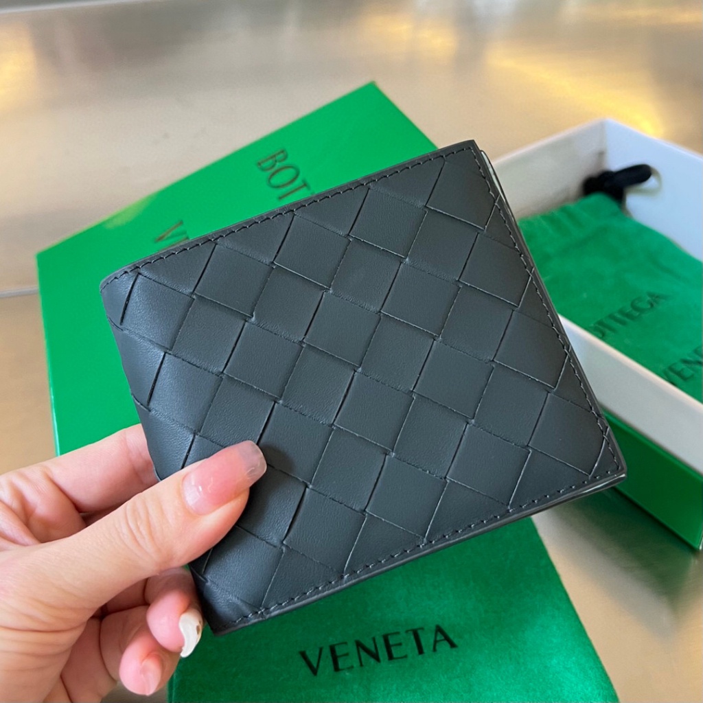 พรี​ ราคา3200 Bottega Veneta 605721 หนังวัว กระเป๋าสตางค์ กระเป๋าเงิน เหรียญ กระเป๋า​บัตร11·5x9·5cm