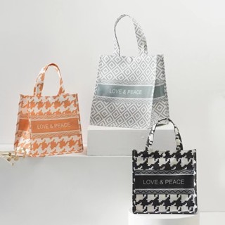 (HB-447) กระเป๋าถือ ใส่ของอเนกประสงค์ สวยเก๋  เนื้อดี คุณภาพดี