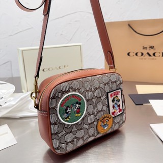 Coach ใหม่ กระเป๋ากล้องแฟชั่น ปักลาย เข้ากับทุกการแต่งกาย กระเป๋าสะพายไหล่ข้างเดียว (พร้อมกล่อง)