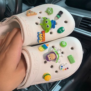 การ์ตูน Buzz Lightyear Jibits สําหรับ Crocs Set Kaws Flower Jibitz Charm Pin StellaLou Sanrio Croc Jibbits อะนิเมะรองเท้าเสน่ห์ผู้ชายรองเท้าอุปกรณ์เสริมตกแต่ง