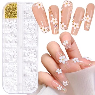 ลูกปัดมุกดอกไม้สีขาวเรซินเล็บกลิตเตอร์เลื่อม, เล็บดอกไม้ห้ากลีบเล็บ Rhinestone Design Nails