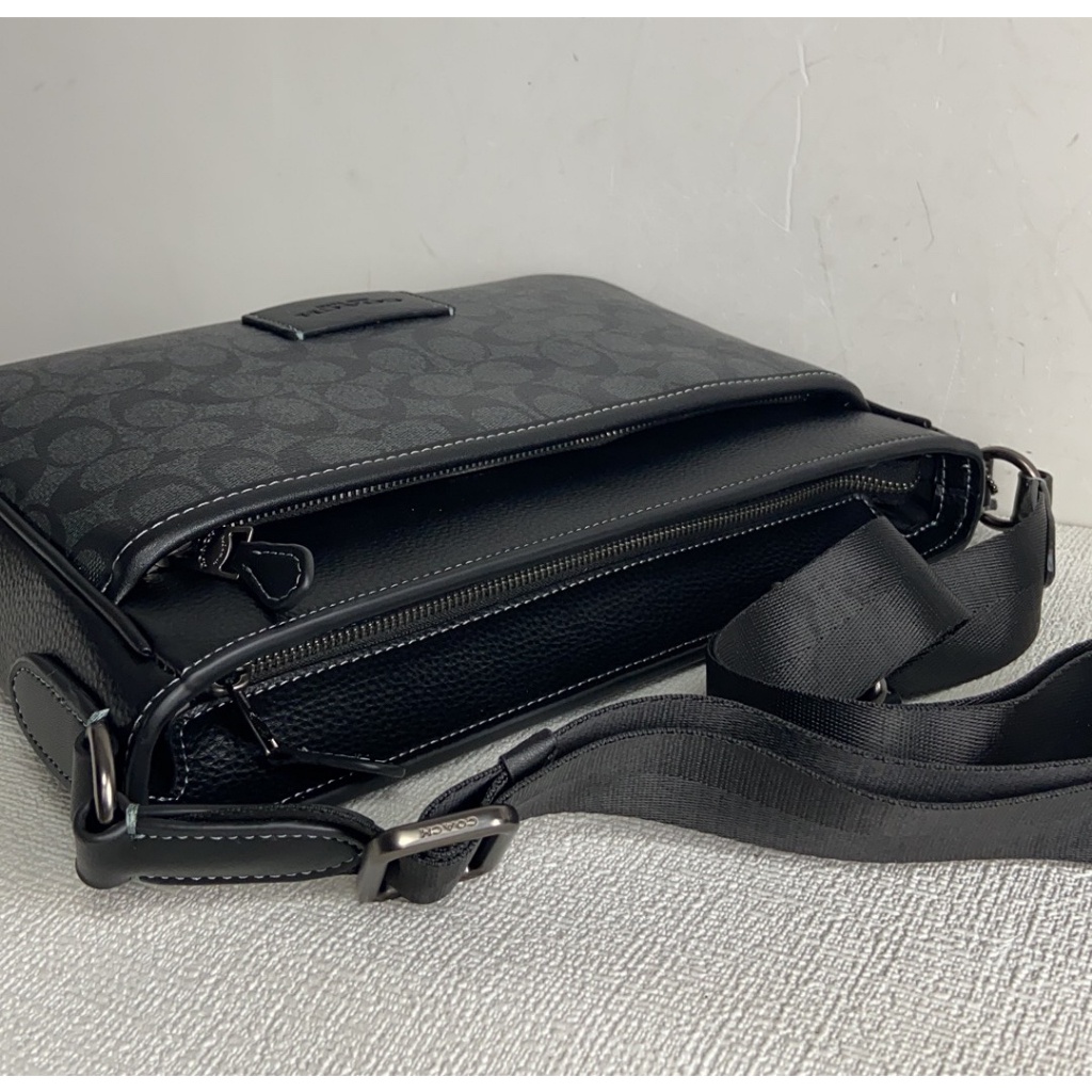 District Crossbody CH078 กระเป๋าสะพายไหล่ผู้ชาย COAC H กระเป๋าสะพายข้าง