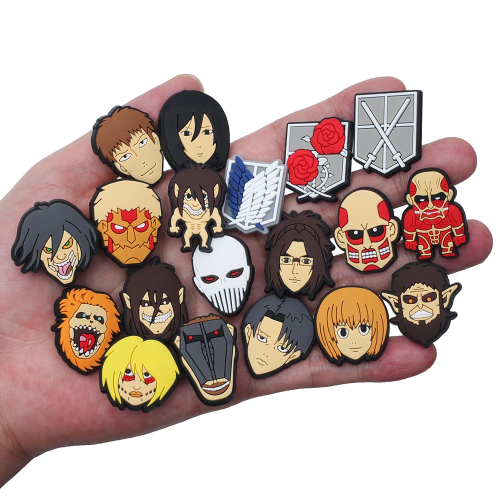 ญี่ปุ่นอะนิเมะ Jibitz ออกแบบโจมตีบน Titan รองเท้า Charms Lion Jibits Charm Shield ออกแบบ Jibbits Pin สําหรับผู้หญิงรองเท้าอุปกรณ์เสริมตกแต่ง