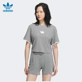 【พร้อมส่ง】ของแท้ Adidas เสื้อยืดแขนสั้น เอวสูง ลายโลโก้ 100% สําหรับผู้หญิง IK8671 IK8670