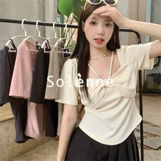 Solenne  เสื้อครอป เสื้อยืดผู้หญิง ครอป baby tee สาวเรโทร 2023 NEW Style รุ่นใหม่ fashion Chic สไตล์เกาหลี A29J1MJ 36Z230909