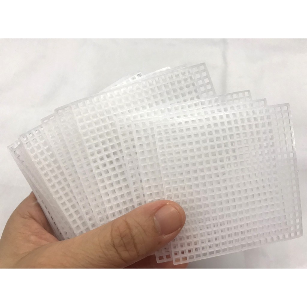 แผ่นเฟรมพลาสติกสี่เหลี่ยม 7x7 ซม. เฟรมปัก เย็บปักถักร้อย จำนวน 20 แผ่น