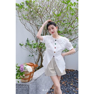 MANSA White Unique Shirt เสื้อลายดอก เสื้อแขนสั้น