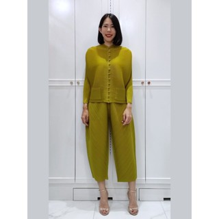 2MUAY PLEAT เซ็ทพลีท ชุดใส่สบาย CHINESE BUTTON FRONT TOP WITH PANT PLEAT SET 2สี รุ่น GJO2066/GJO3682 FREE SIZE