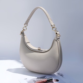 𝐌𝐈𝐍𝐈𝐌𝐀𝐋𝐈𝐒𝐓 กระเป๋าหนังวัวแท้ รุ่น Hay moon bag (White)