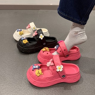 Soft-soled Baotou sandals and sandals women wear new Korean cute cartoon sweet beach shoes in summer.