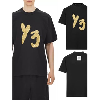 Yohji Yamamoto Y3 เสื้อยืดแขนสั้นลําลอง ผ้าฝ้ายแท้ พิมพ์ลายตัวอักษร สีทอง ทรงหลวม สไตล์ญี่ปุ่น เหมาะกับฤดูร้อน