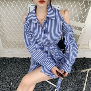 [พร้อมส่ง] [พร้อมส่ง] เสื้อเชิ้ตยาว เปิดไหล่ ลายทาง แนวตั้ง สีฟ้า แฟชั่นฤดูร้อน สําหรับผู้หญิง