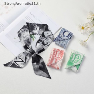 Strongaromatic ที่คาดผม ผ้าพันคอ ริบบิ้น ผ้าไหม ลายตัวอักษรภาษาอังกฤษ 26 ตัว ขนาดเล็ก แฟชั่นสไตล์เกาหลี สําหรับผู้หญิง