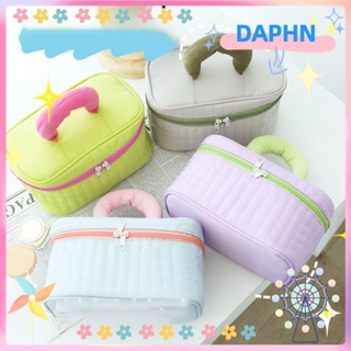 Daphs กระเป๋าเครื่องสําอาง ผ้าไนล่อน ทรงสามเหลี่ยม ทนทาน สําหรับเดินทาง