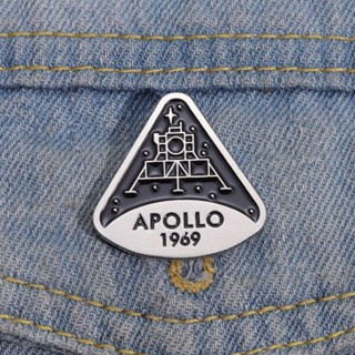 Commemorating 1969 Apollo เข็มกลัดโลหะ ทรงสามเหลี่ยม ลายดวงจ…