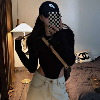 เสื้อแซ่บสาวอวบ เสื้อใส่เที่ยวผับ เอว openwork one-piece top womens sluggish crotch tight chic long-sleeved T-shirt spring 2023 undershirt trend