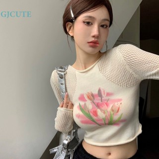 Gjcute เสื้อครอปท็อปแขนยาว คอกลม ผ้าถัก ลายดอกไม้ สไตล์เรโทร แฟชั่นฤดูร้อน สําหรับผู้หญิง WTD