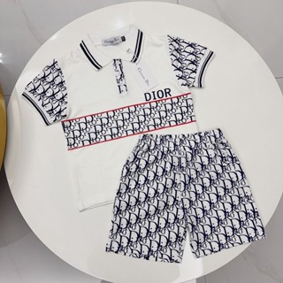 【With Brandtag】dlor POLO เสื้อยืดแขนสั้น และกางเกงขาสั้น ผ้าฝ้าย แฟชั่นสําหรับเด็กผู้ชาย ผู้หญิง อายุ 1-12 ปี