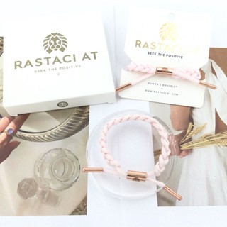 RASTAClAT สร้อยข้อมือถักขนาดเล็กมินิสีชมพูสําหรับผู้หญิงสร้อยข้อมือพร้อมกล่องพรีเมี่ยมคลื่นสร้อยข้อมือปรับเชือกถักวันเกิดมิตรภาพของขวัญคู่เครื่องประดับแฮนด์เมด