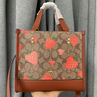 COACH CH324 dempsey Tote 22 กระเป๋าถือผู้หญิง/กระเป๋าช้อปปิ้ง/กระเป๋าโท้ททรงสี่เหลี่ยมพิมพ์ลายหัวใจ/กระเป๋าโท้ทเปิด