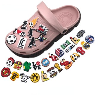 จี้การ์ตูนฟุตบอล Jibbits เหมาะกับผู้หญิง สําหรับตกแต่งรองเท้า Crocs Pins Trophy Jibitz Charm World Cup