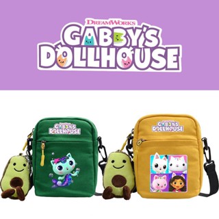 Gabbys Dollhouse กระเป๋าสะพายไหล่ ทรงสี่เหลี่ยม ขนาดเล็ก มีซิป 4 สี พร้อมจี้ตุ๊กตาอะโวคาโด