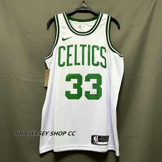 【คุณภาพสูง】ใหม่ ของแท้ NBA Boston Celtics สําหรับผู้ชาย #33 เสื้อกีฬาแขนสั้น ลายทีม Larry Bird สีขาว