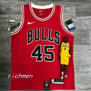 【Swingman】ใหม่ ของแท้ NBA Chicago Bulls สําหรับผู้ชาย #45 เสื้อกีฬาแขนสั้น ลายทีม Michael Jorϟdan Jersey สีแดง