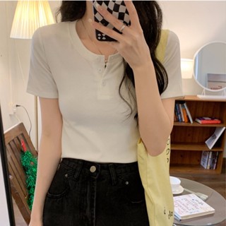 Suxi เสื้อครอปท็อป แขนสั้น กระดุม สีพื้น เรียบง่าย ฤดูร้อน สําหรับผู้หญิง