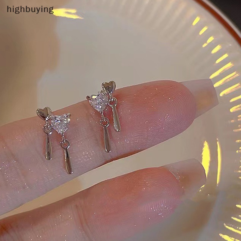 [highbuying] 1 คู่ ผู้หญิง สีเงิน พลอยเทียม หัวใจ ต่างหูสตั๊ด แฟชั่นเกาหลี พังก์ ต่างหู เครื่องประดับ ของขวัญ สําหรับผู้หญิง สินค้าใหม่