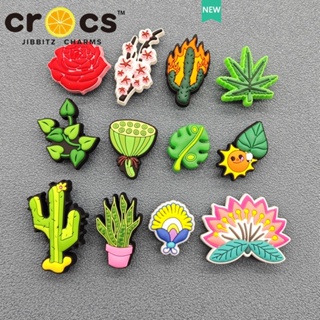 Jibbitz crocs charms หัวเข็มขัด รูปการ์ตูนดอกไม้ สีเขียว อุปกรณ์เสริม สําหรับตกแต่งรองเท้า 2023