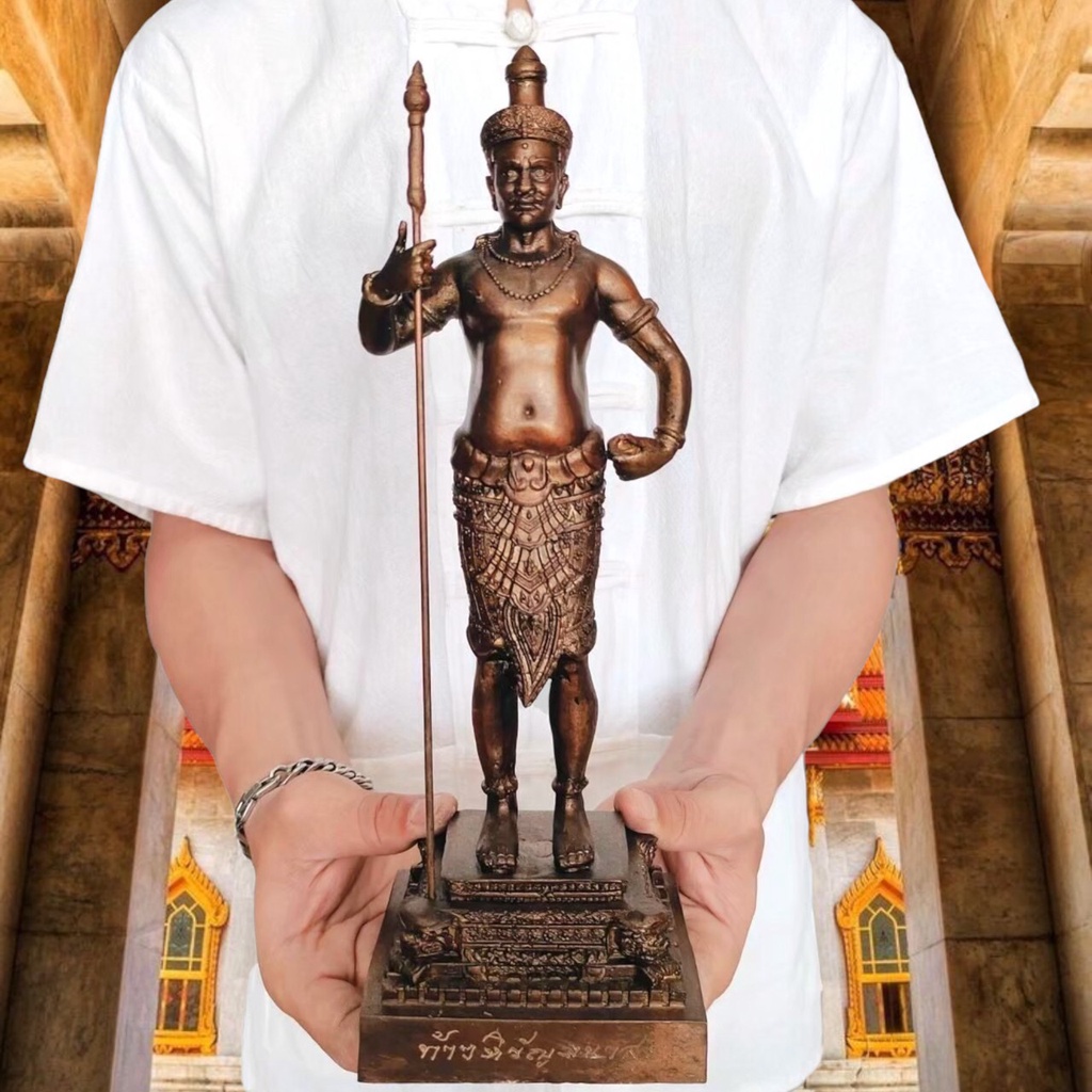 NMT8 ท้าวหิรัญพนาสูร โรงพยาบาลพระมงกุฎ สูงประมาณ12นิ้ว เนื้อโลหะทองเหลืองผิวมันปูผ่านพิธีปลุกเสกแล้ว