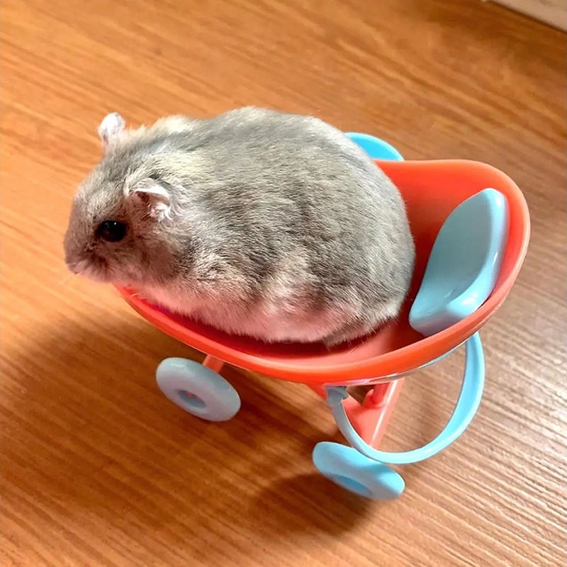 ของเล่นหนูแฮมสเตอร์ หนูแฮมสเตอร์น้อยรถเข็นที่นั่งขนาดเล็กของเล่นสนุกโต๊ะรับประทานอาหารสัตว์เลี้ยง