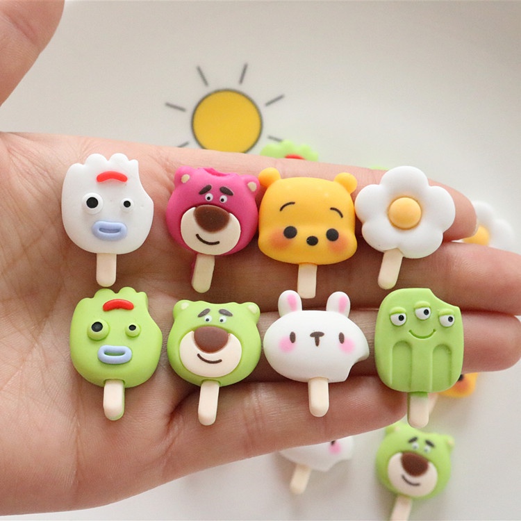 Winnie The Pooh croccs Jibbits Charm ดอกไม้กระต่าย Jibitz Charms Pin สตรอเบอร์รี่หมี Jibits Crocks สําหรับผู้หญิงอุปกรณ์เสริมตกแต่ง